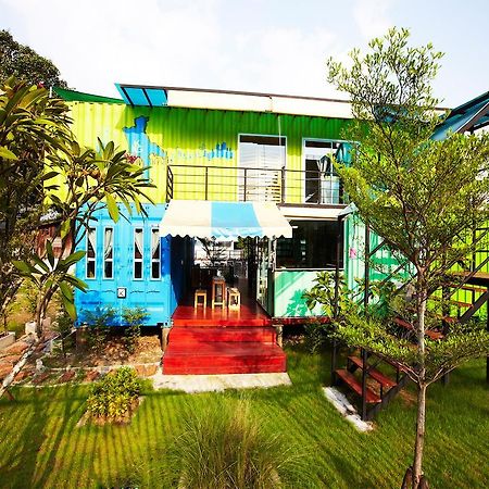 Wh Hostel Банкок Екстериор снимка