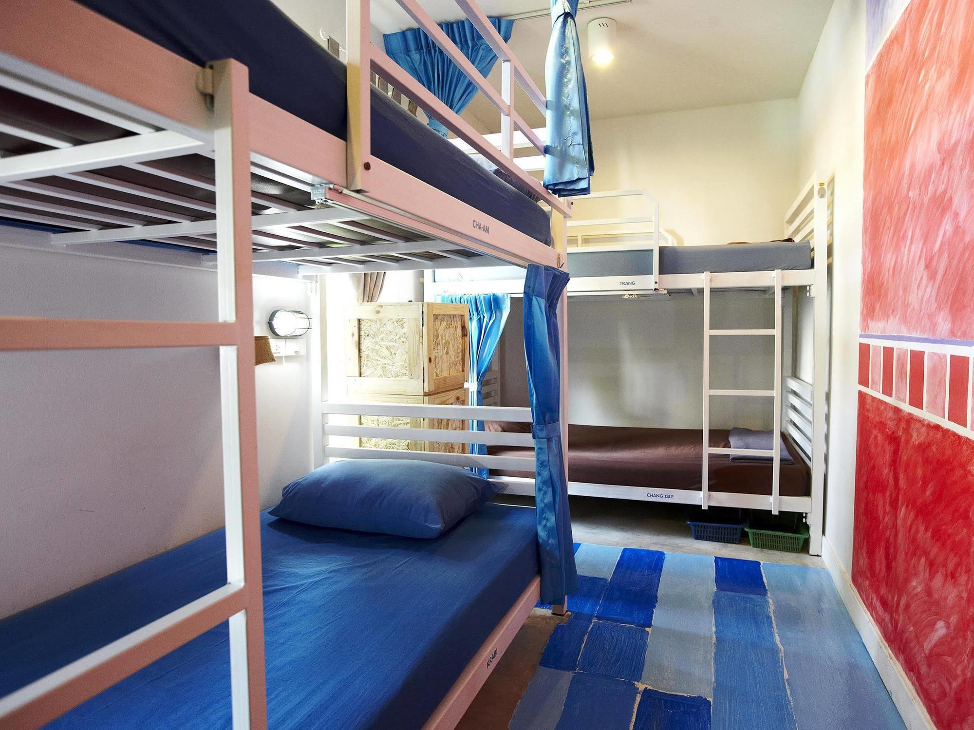 Wh Hostel Банкок Екстериор снимка