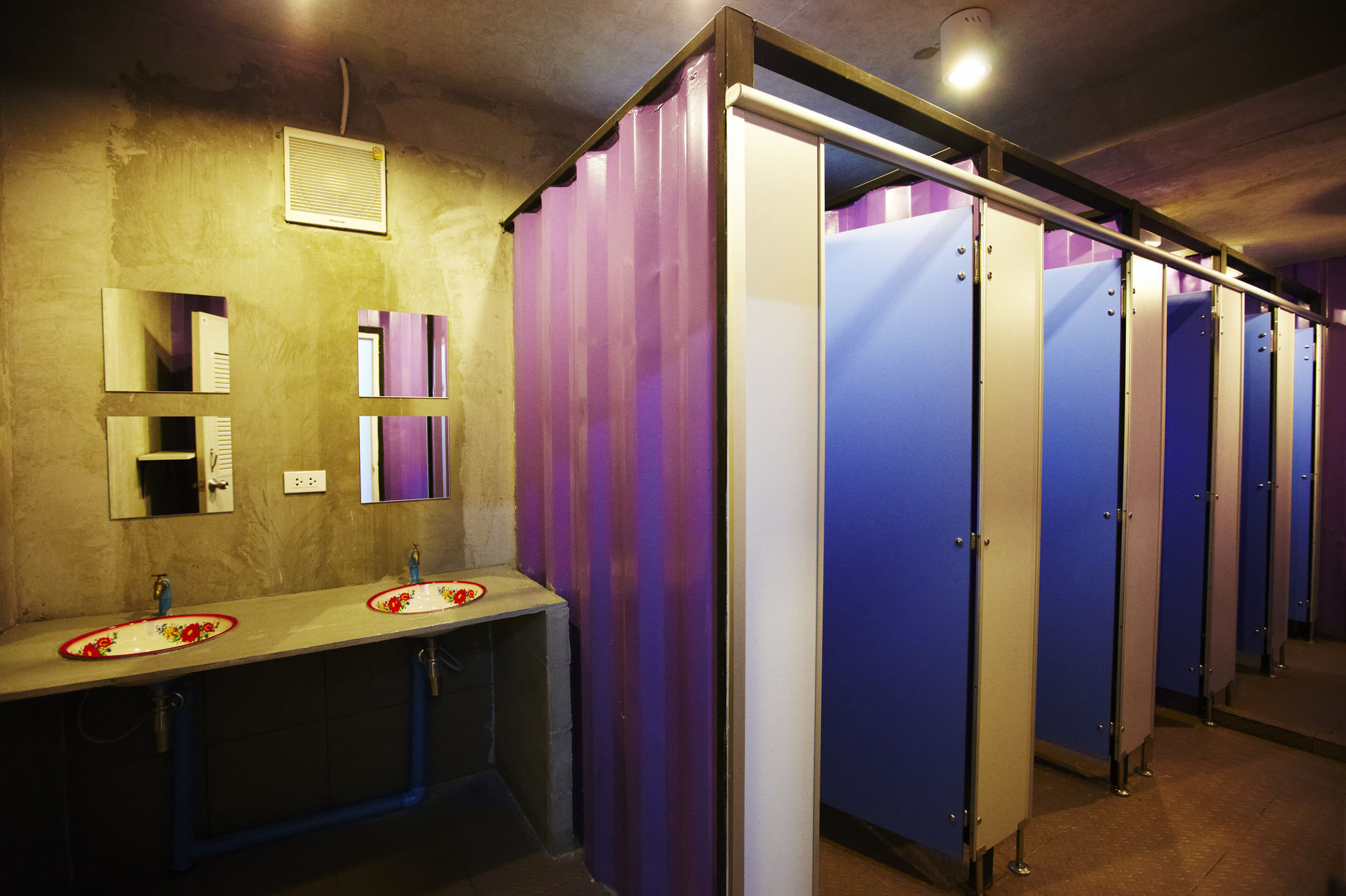 Wh Hostel Банкок Екстериор снимка