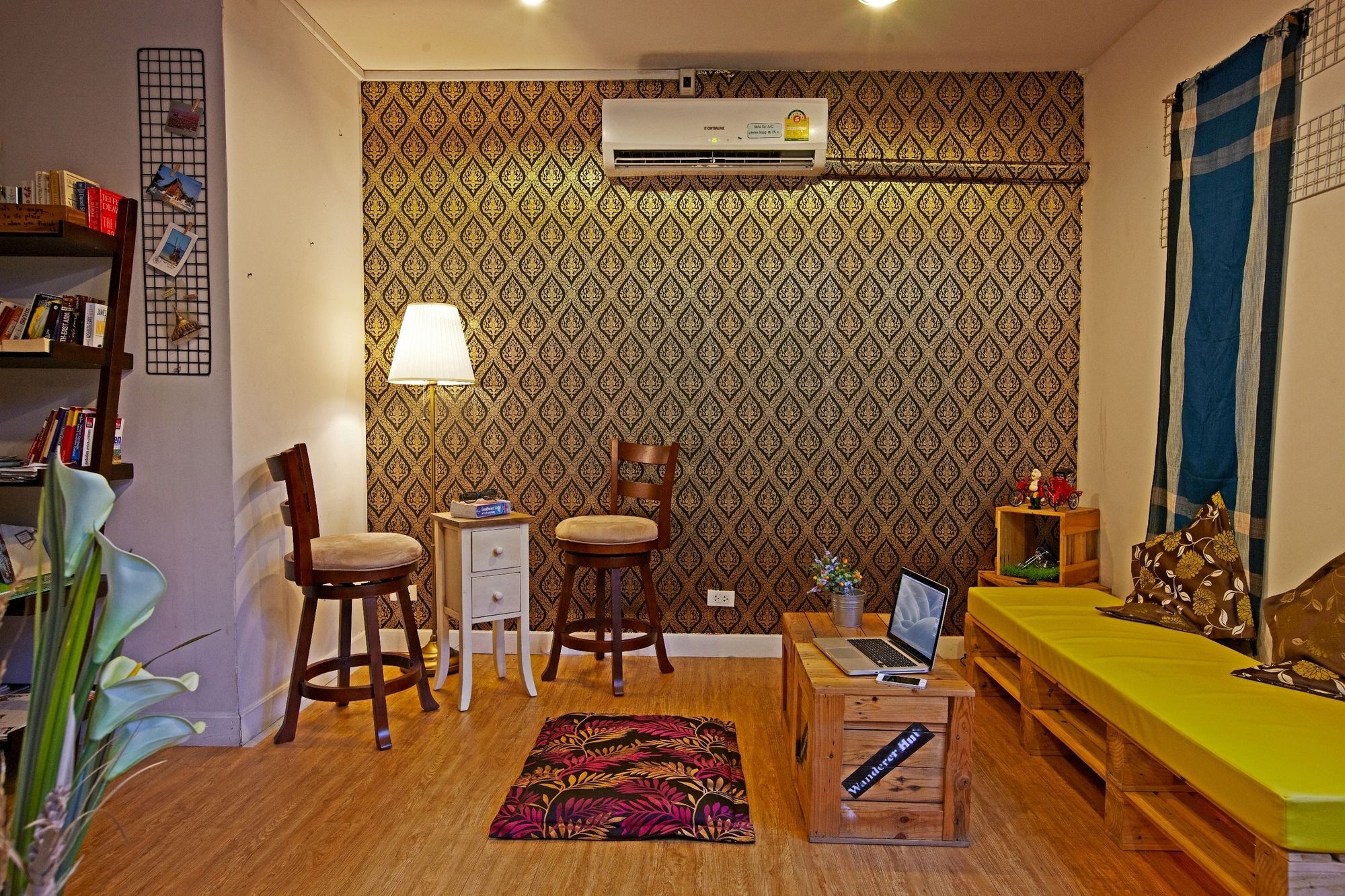 Wh Hostel Банкок Екстериор снимка