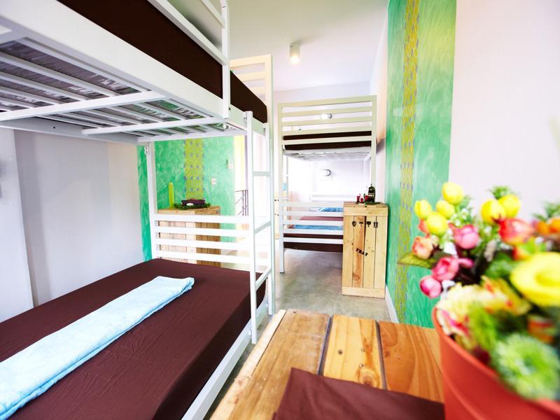 Wh Hostel Банкок Екстериор снимка